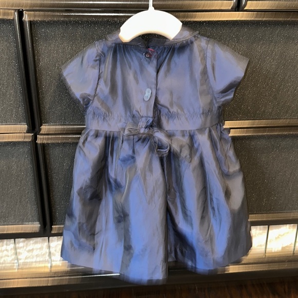 👑👸TOMMY HILFIGER ADORABLE LITTLE GIRLS’ DRESS WITH BOW DETAIL IN THE BACK - Picture 3 of 7